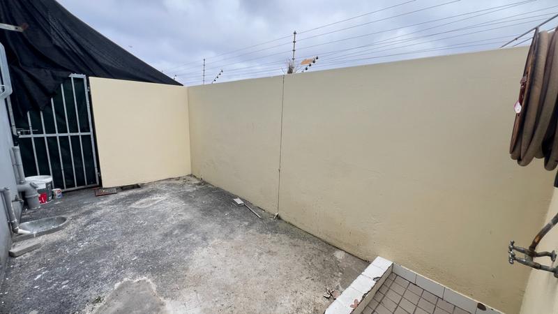 Commercial Property for Sale in Bothasig Western Cape